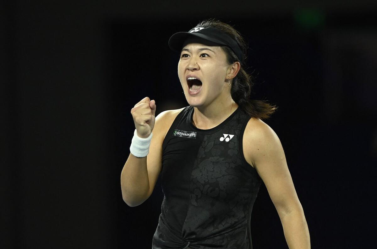 爱游戏-阿扎伦卡连续二十场比赛得分超过险胜，热火不断突破！的简单介绍