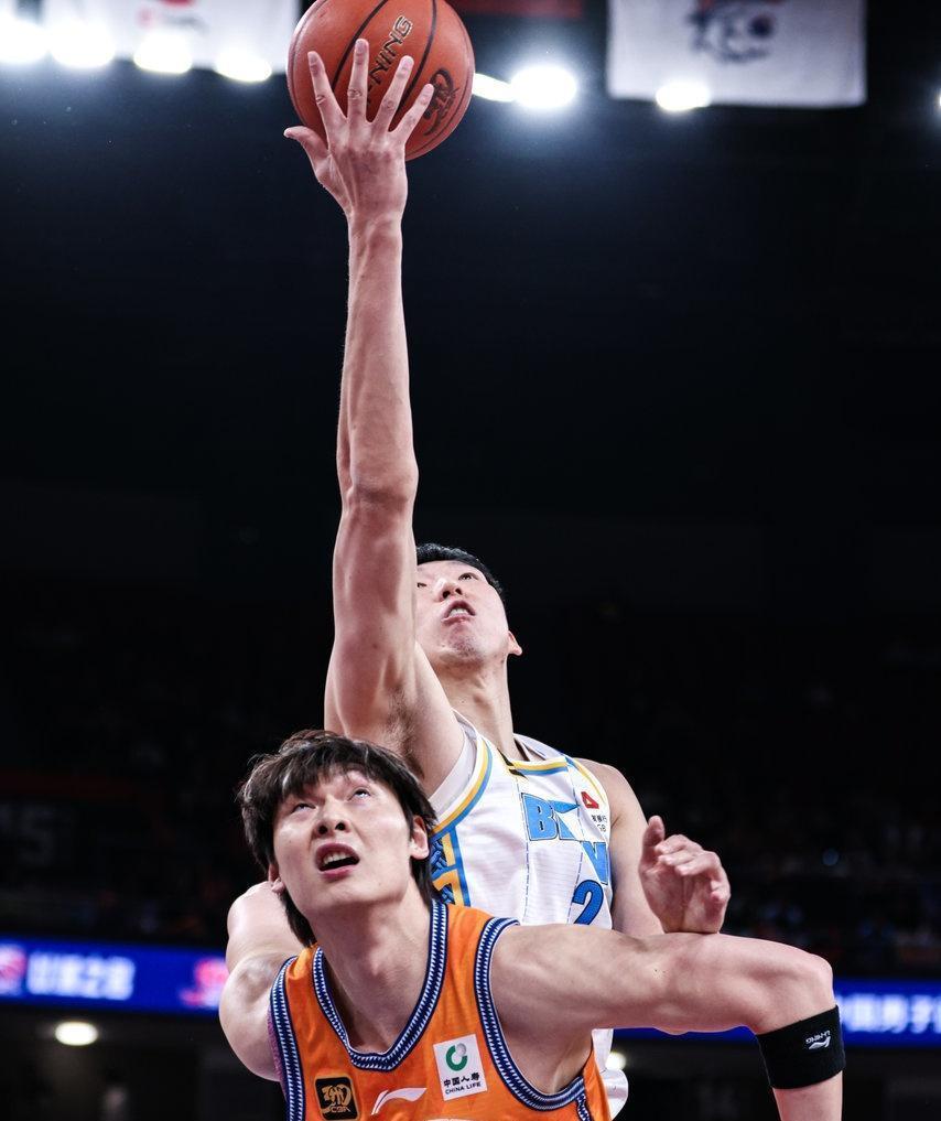 朱婷三获世俱杯希望身披中国球衣   朱婷三获世俱杯希望身披中国球衣