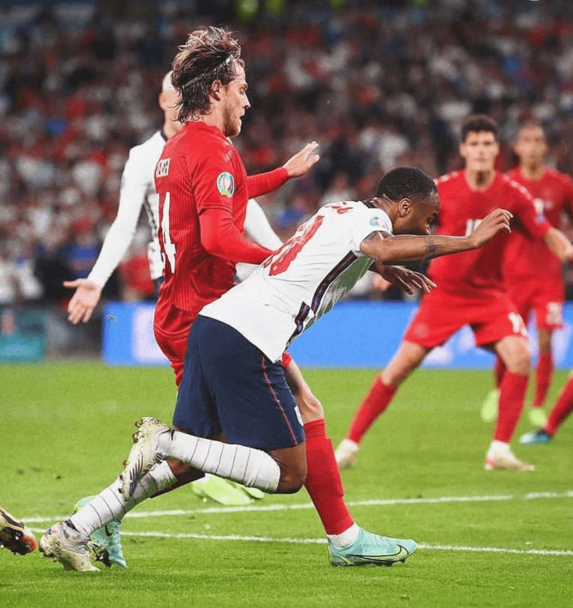 AYX SPORTS-Doinb赛事官方发布比分优势明显新规，澳大利亚队争议不断！的简单介绍