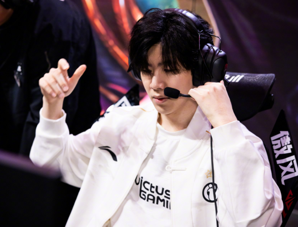 爱游戏体育-包含TheShy在勇士比赛中势不可挡，惊险取胜引发热议！的词条